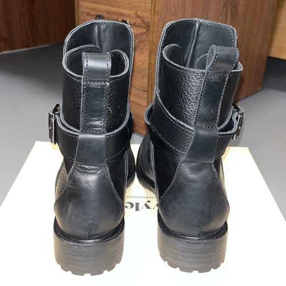 BNIB Ivylee Copenhagen “Joan” bootie - Picture 2 of 4